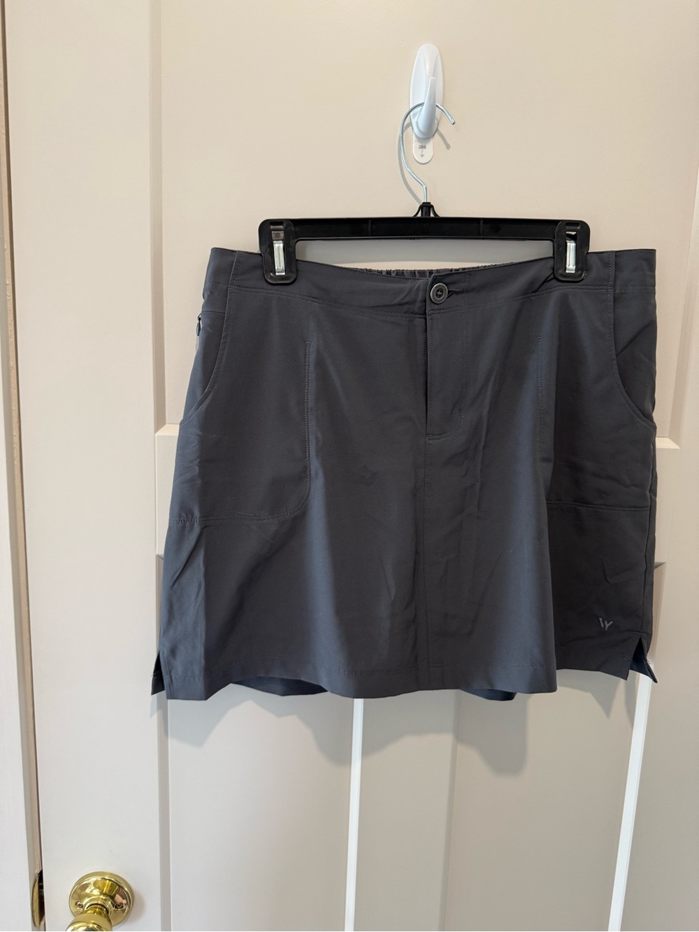 White Sierra Women's Charcoal Active Skort